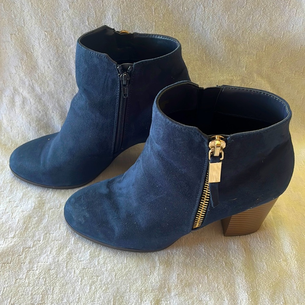 Navy blue suede ankle boots/booties Size 10
